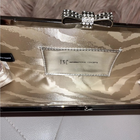 I.N.C. International Concepts
Carolyn Glitter Clutch Rose Gold - Picture 3 of 14